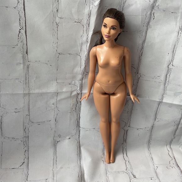 Barbie Curvy front he fashionista Collection dolls - Picture 4 of 7